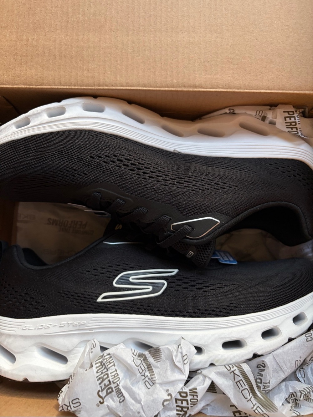 Skechers Glide-Step Women’s Shoes - White/Black size 9
